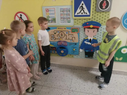 Правила дорожного движения нужно знать всем без исключения».